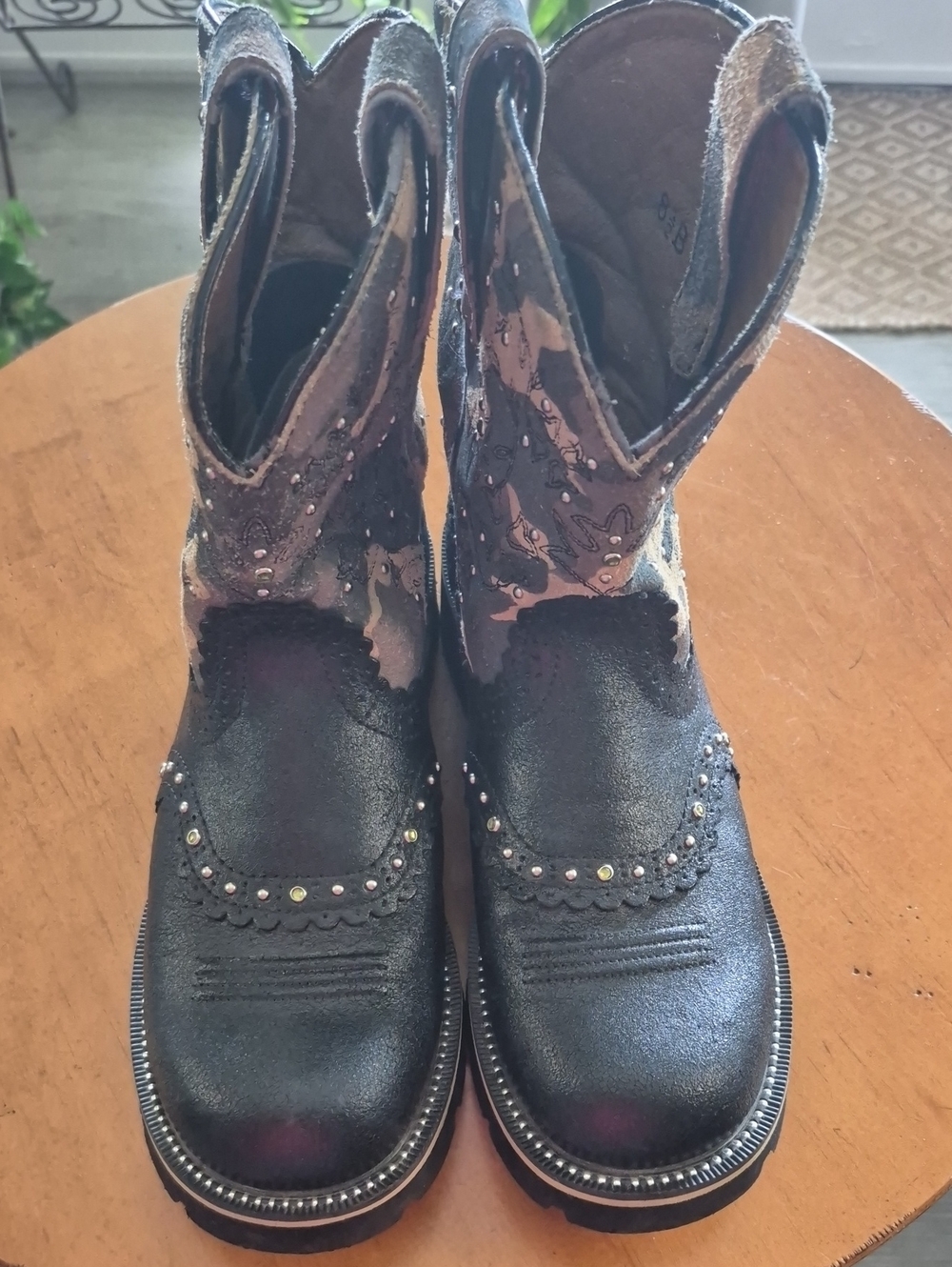 Ariat Fatbaby Black and Tan Camo Western Boots with Stud Accents. Size 8.5 - Picture 3 of 13